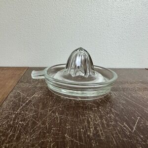 Vintage Federal Glass Citrus Juicer Hand Press Reamer‎ Fruit Juice Squeezer